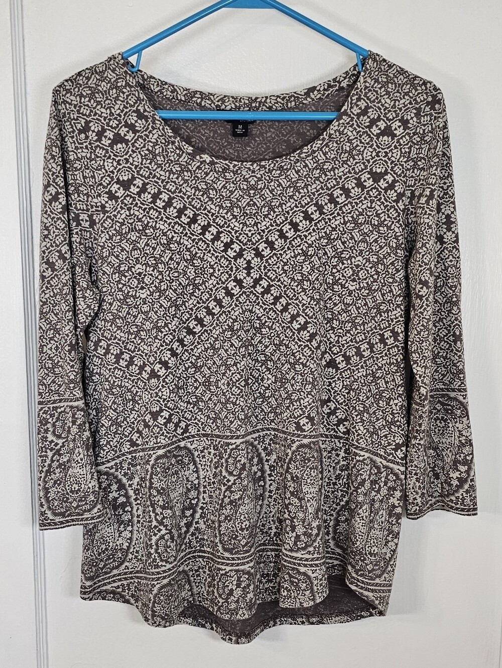 Lucky Brand Geometric Paisley Print Gray & White 3/4 Sleeve Blouse - Picture 7 of 7